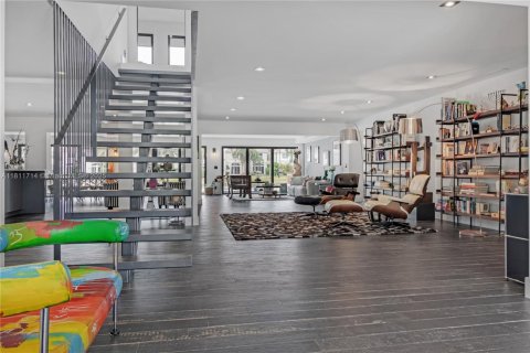 House in Hollywood, Florida 6 bedrooms, 504.55 sq.m. № 1756809 - photo 24