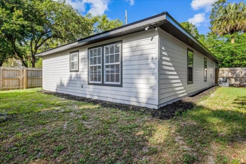 House in Gainesville, Florida 4 bedrooms, 121.52 sq.m. № 1690339 - photo 24