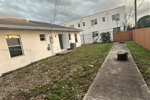 Casa en alquiler en Miami, Florida, 3 dormitorios, 103.86 m2 № 2010400 - foto 20