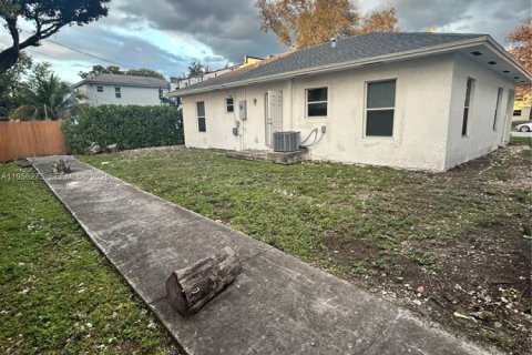 Casa en alquiler en Miami, Florida, 3 dormitorios, 103.86 m2 № 2010400 - foto 21