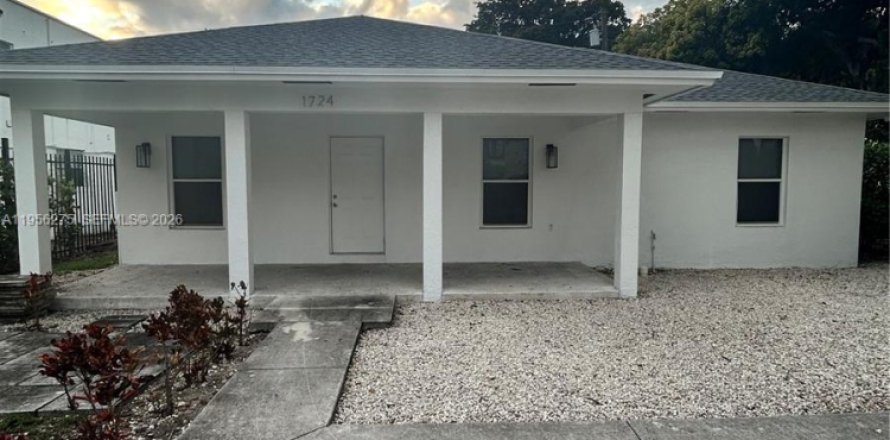 Casa en Miami, Florida 3 dormitorios, 103.86 m2 № 2010400