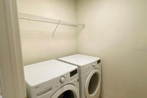 Touwnhouse à vendre à Kissimmee, Floride: 4 chambres, 173.91 m2 № 2352278 - photo 12