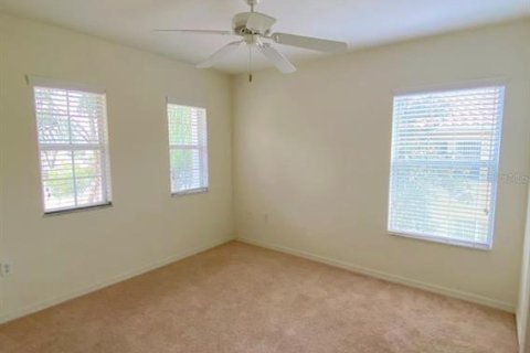 Touwnhouse à vendre à Kissimmee, Floride: 4 chambres, 173.91 m2 № 2352278 - photo 9