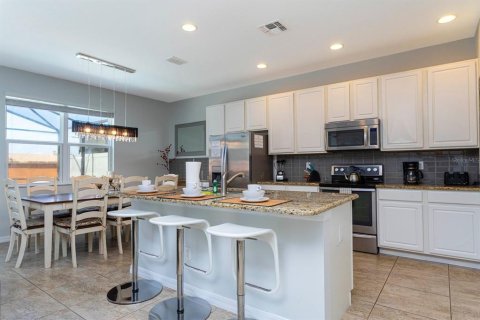 Adosado en venta en Kissimmee, Florida, 4 dormitorios, 177.16 m2 № 1416975 - foto 4
