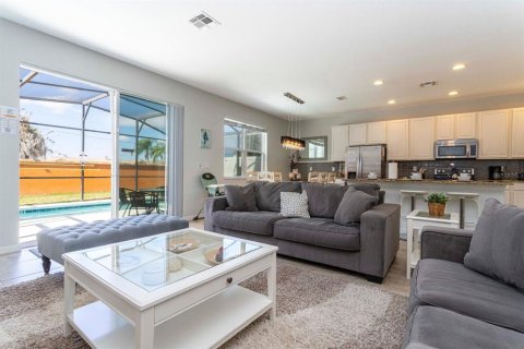 Adosado en venta en Kissimmee, Florida, 4 dormitorios, 177.16 m2 № 1416975 - foto 2