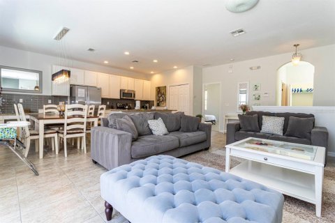 Adosado en venta en Kissimmee, Florida, 4 dormitorios, 177.16 m2 № 1416975 - foto 10