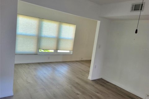 Condo in Saint Petersburg, Florida, 2 bedrooms  № 1767046 - photo 14