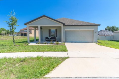House in Lake Wales, Florida 3 bedrooms, 132.57 sq.m. № 2095292