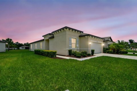 House in Parrish, Florida 3 bedrooms, 170.66 sq.m. № 1837570 - photo 2
