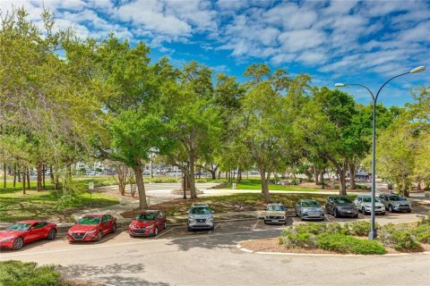 Condominio en venta en Sarasota, Florida, 1 dormitorio, 76.18 m2 № 2098545 - foto 27