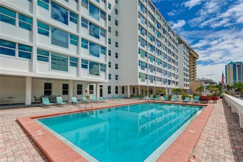 Condominio en venta en Sarasota, Florida, 1 dormitorio, 76.18 m2 № 2098545 - foto 29