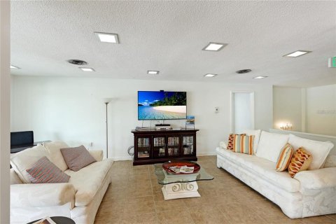 Condominio en venta en Sarasota, Florida, 1 dormitorio, 76.18 m2 № 2098545 - foto 17