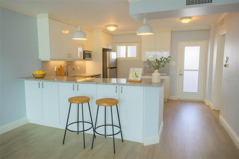 Condominio en venta en Sarasota, Florida, 1 dormitorio, 76.18 m2 № 2098545 - foto 10