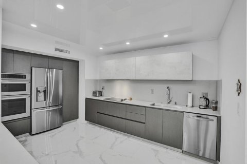 Copropriété à louer à Hallandale Beach, Floride: 2 chambres, 146.79 m2 № 2288679 - photo 3