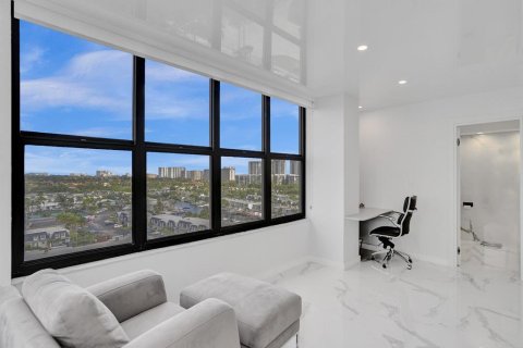 Copropriété à louer à Hallandale Beach, Floride: 2 chambres, 146.79 m2 № 2288679 - photo 28