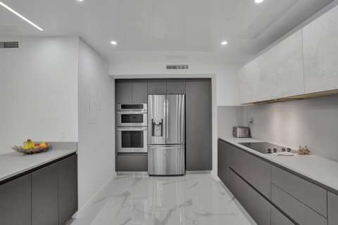 Copropriété à louer à Hallandale Beach, Floride: 2 chambres, 146.79 m2 № 2288679 - photo 4