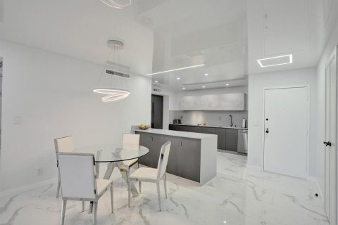 Condo à Hallandale Beach, Floride, 2 chambres  № 2288679