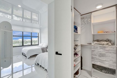 Copropriété à louer à Hallandale Beach, Floride: 2 chambres, 146.79 m2 № 2288679 - photo 19