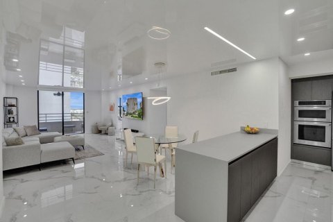 Copropriété à louer à Hallandale Beach, Floride: 2 chambres, 146.79 m2 № 2288679 - photo 9