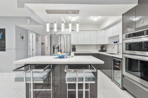 Touwnhouse à vendre à Hialeah, Floride: 2 chambres, 134.89 m2 № 2026628 - photo 8