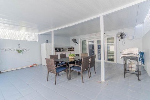 Touwnhouse à vendre à Hialeah, Floride: 2 chambres, 134.89 m2 № 2026628 - photo 29