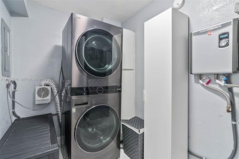 Touwnhouse à vendre à Hialeah, Floride: 2 chambres, 134.89 m2 № 2026628 - photo 13