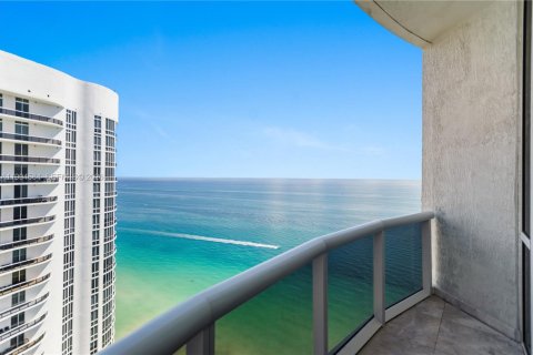 Condominio en venta en Sunny Isles Beach, Florida, 3 dormitorios, 237.64 m2 № 2056394 - foto 23