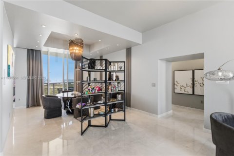 Condominio en venta en Sunny Isles Beach, Florida, 3 dormitorios, 237.64 m2 № 2056394 - foto 6