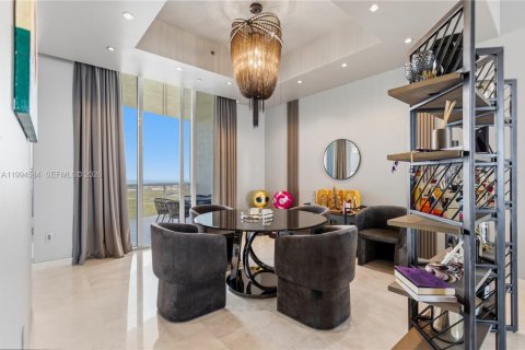 Condominio en venta en Sunny Isles Beach, Florida, 3 dormitorios, 237.64 m2 № 2056394 - foto 10