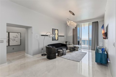Condominio en venta en Sunny Isles Beach, Florida, 3 dormitorios, 237.64 m2 № 2056394 - foto 3