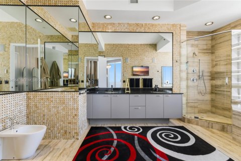 Condominio en venta en Sunny Isles Beach, Florida, 3 dormitorios, 237.64 m2 № 2056394 - foto 25