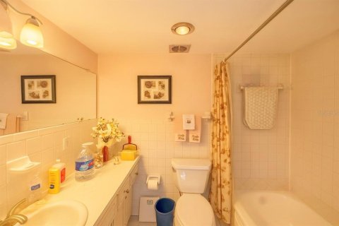 Condominio en venta en Clearwater, Florida, 2 dormitorios, 80.82 m2 № 1880595 - foto 11