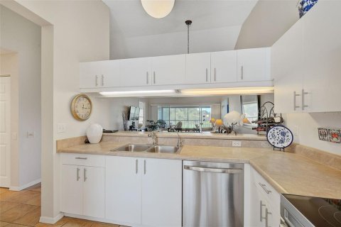 Condo in Bradenton, Florida, 2 bedrooms № 2195598 - photo 7