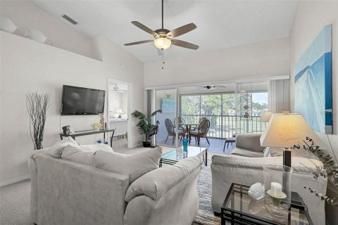 Condo in Bradenton, Florida, 2 bedrooms № 2195598 - photo 16