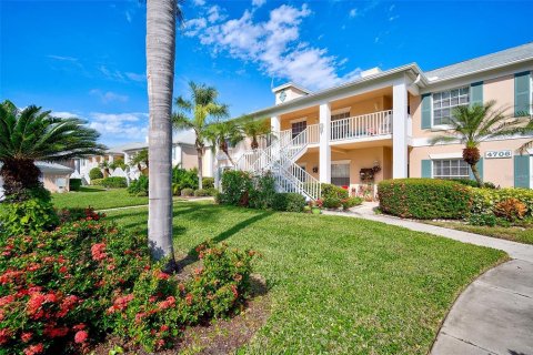 Condo in Bradenton, Florida, 2 bedrooms № 2195598 - photo 3