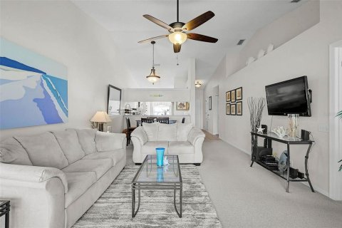 Condo in Bradenton, Florida, 2 bedrooms № 2195598 - photo 15