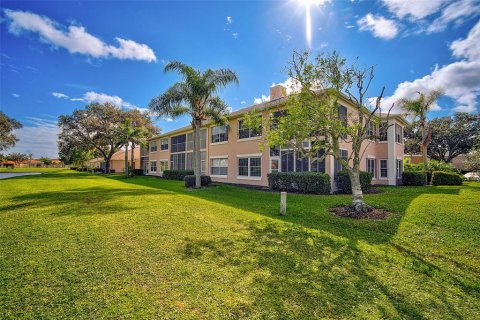 Condo in Bradenton, Florida, 2 bedrooms № 2195598 - photo 28