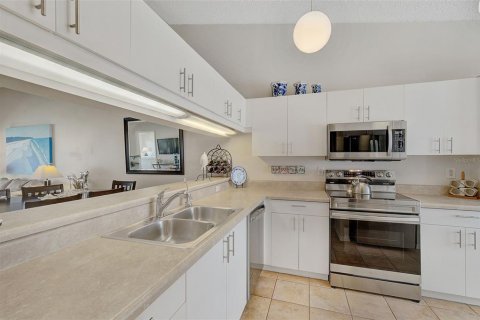 Condo in Bradenton, Florida, 2 bedrooms № 2195598 - photo 6