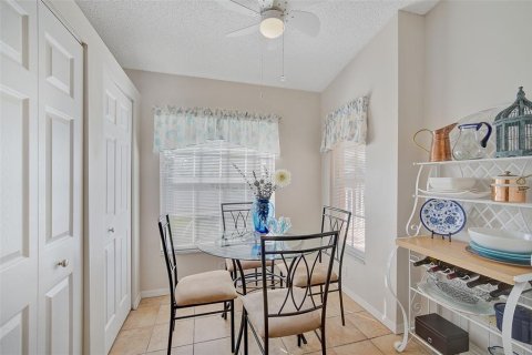 Condo in Bradenton, Florida, 2 bedrooms № 2195598 - photo 10