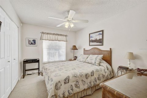 Condo in Bradenton, Florida, 2 bedrooms № 2195598 - photo 22