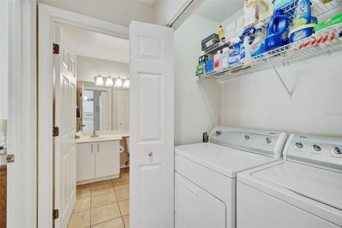 Condo in Bradenton, Florida, 2 bedrooms № 2195598 - photo 24