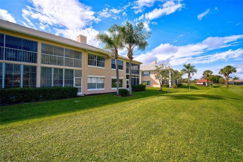 Condo in Bradenton, Florida, 2 bedrooms № 2195598 - photo 29