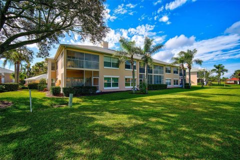 Condo in Bradenton, Florida, 2 bedrooms № 2195598 - photo 30