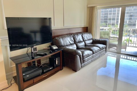 Copropriété à vendre à Hallandale Beach, Floride: 1 chambre, 80.82 m2 № 1992445 - photo 11