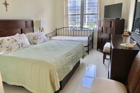 Copropriété à vendre à Hallandale Beach, Floride: 1 chambre, 80.82 m2 № 1992445 - photo 14