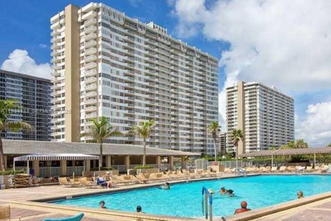 Copropriété à vendre à Hallandale Beach, Floride: 1 chambre, 80.82 m2 № 1992445 - photo 25