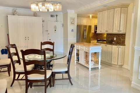 Copropriété à vendre à Hallandale Beach, Floride: 1 chambre, 80.82 m2 № 1992445 - photo 7