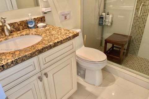 Copropriété à vendre à Hallandale Beach, Floride: 1 chambre, 80.82 m2 № 1992445 - photo 16