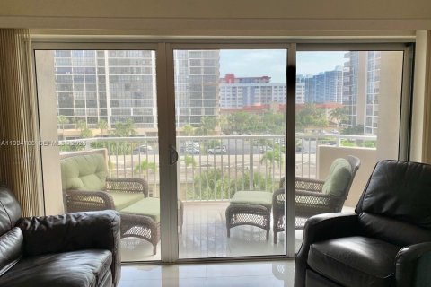 Copropriété à vendre à Hallandale Beach, Floride: 1 chambre, 80.82 m2 № 1992445 - photo 9