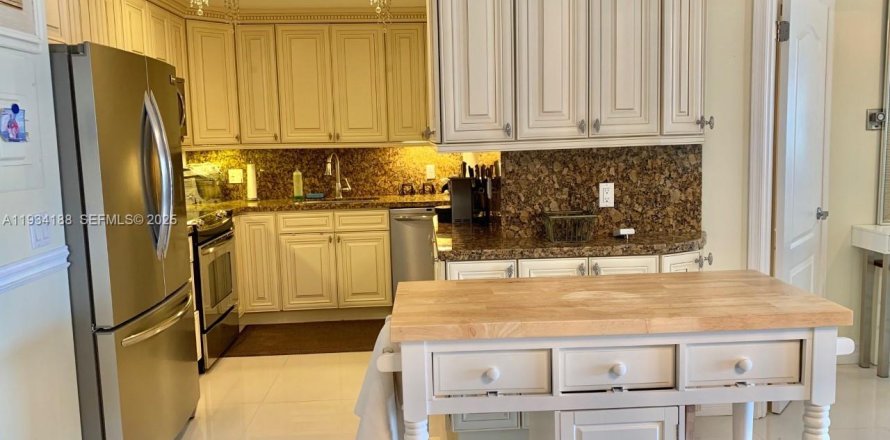 Condo à Hallandale Beach, Floride, 1 chambre  № 1992445